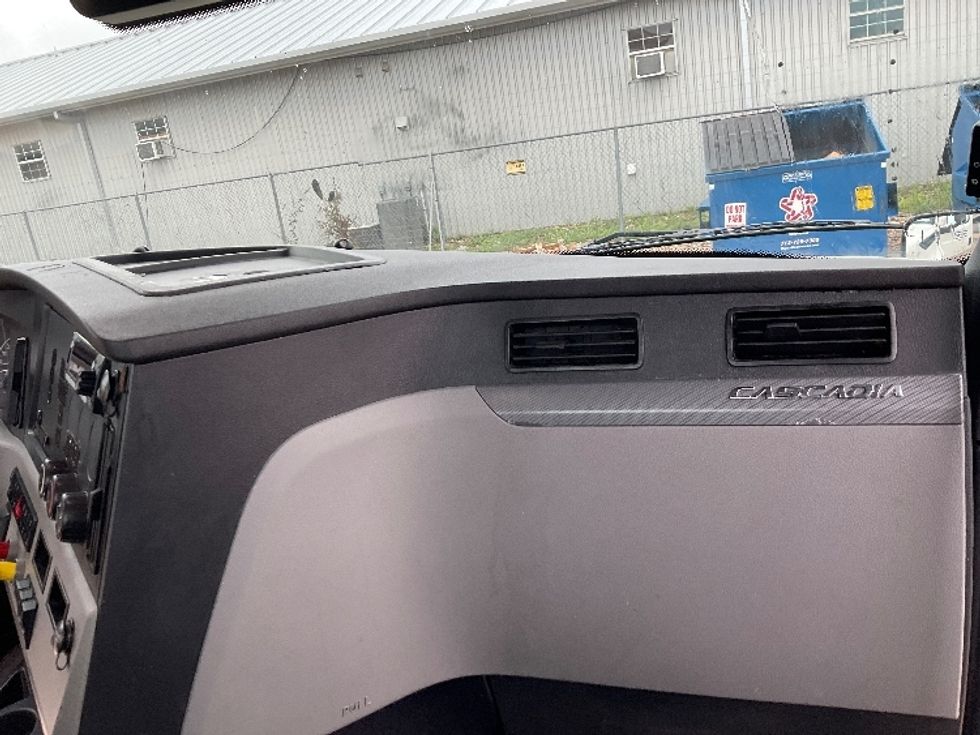 Day Cab Tractor-Heavy Duty Tractors-Freightliner-2020-T12664ST-Round Rock-TX-622,704\n\t\tmiles-$ 36,750 - Image 13