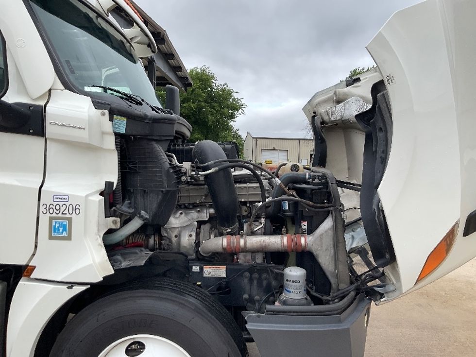 Day Cab Tractor-Heavy Duty Tractors-Freightliner-2020-T12664ST-Round Rock-TX-622,704\n\t\tmiles-$ 36,750 - Image 15