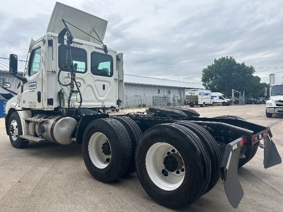 Day Cab Tractor-Heavy Duty Tractors-Freightliner-2020-T12664ST-Round Rock-TX-622,704\n\t\tmiles-$ 36,750 - Image 5