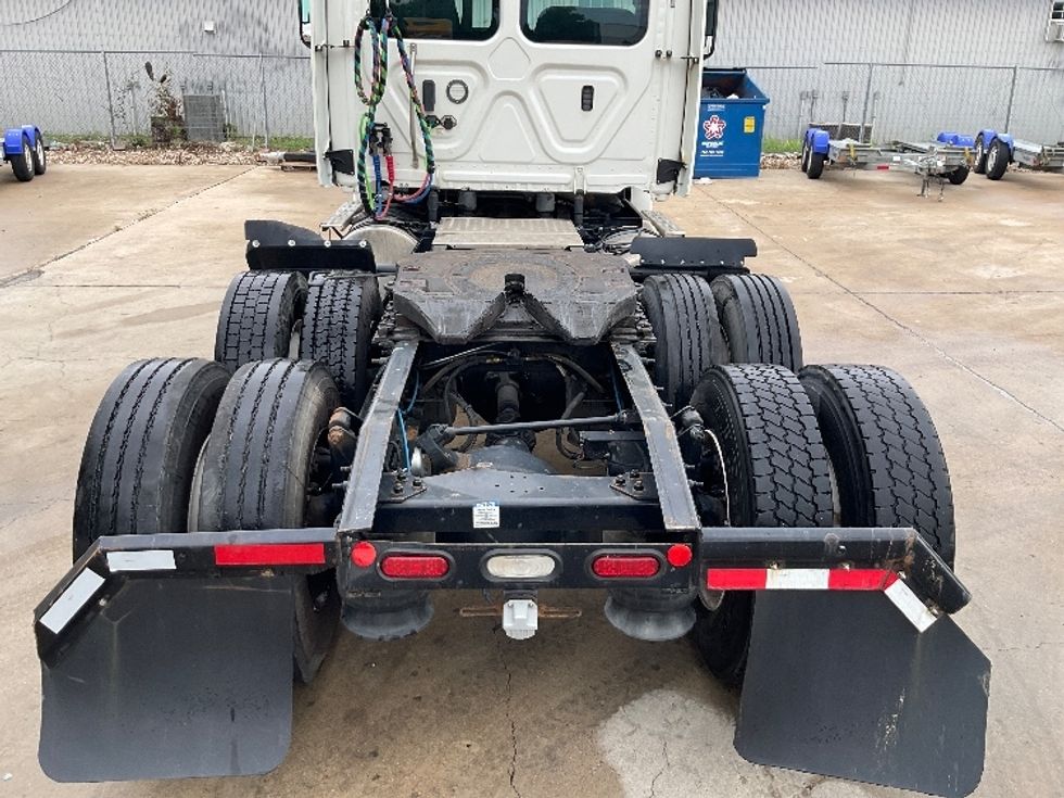 Day Cab Tractor-Heavy Duty Tractors-Freightliner-2020-T12664ST-Round Rock-TX-622,704\n\t\tmiles-$ 36,750 - Image 6