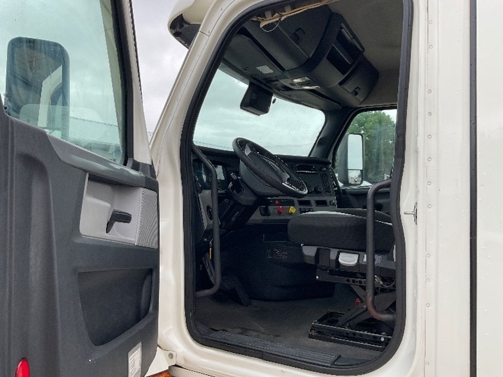 Day Cab Tractor-Heavy Duty Tractors-Freightliner-2020-T12664ST-Round Rock-TX-622,704\n\t\tmiles-$ 36,750 - Image 9