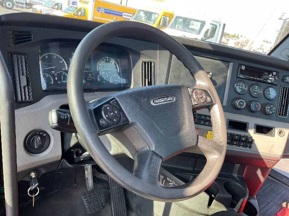 Day Cab Tractor-Heavy Duty Tractors-Freightliner-2020-T12664ST-Sacramento-CA-243,447\n\t\tmiles-$ 64,000 - Image 11