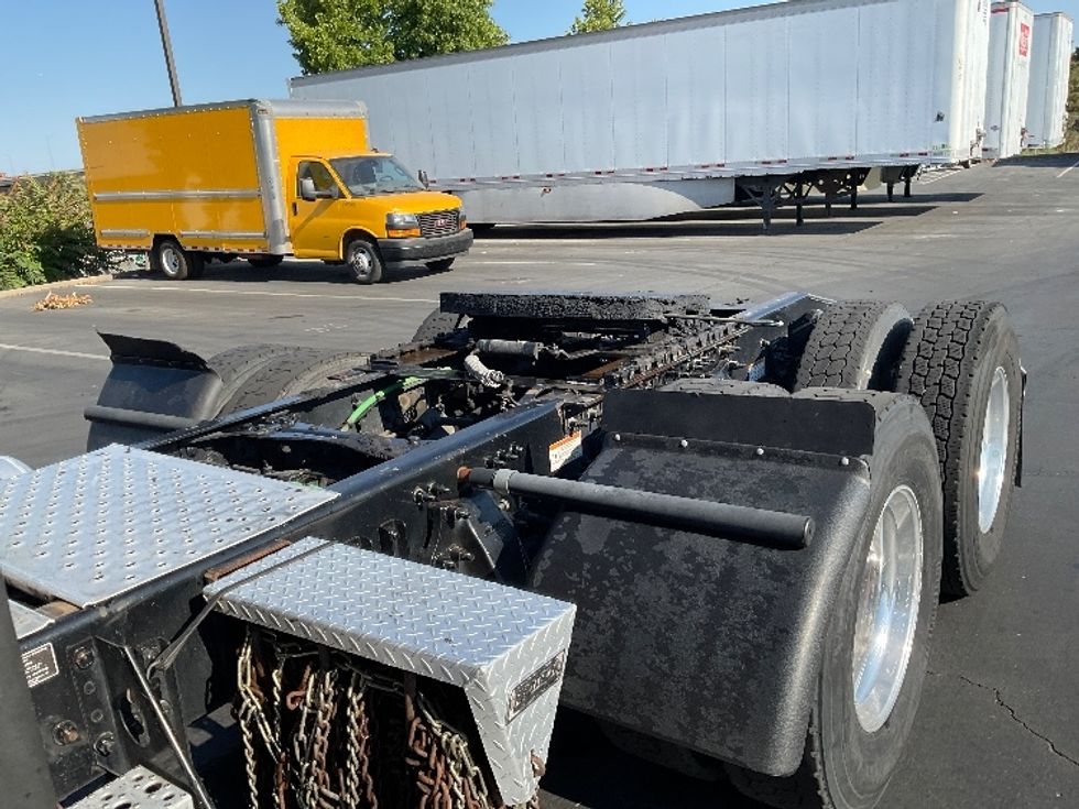 Day Cab Tractor-Heavy Duty Tractors-Freightliner-2020-T12664ST-Sacramento-CA-243,447\n\t\tmiles-$ 64,000 - Image 17