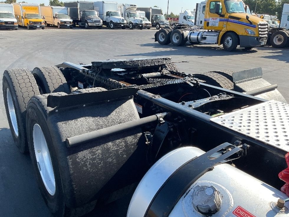 Day Cab Tractor-Heavy Duty Tractors-Freightliner-2020-T12664ST-Sacramento-CA-243,447\n\t\tmiles-$ 64,000 - Image 18