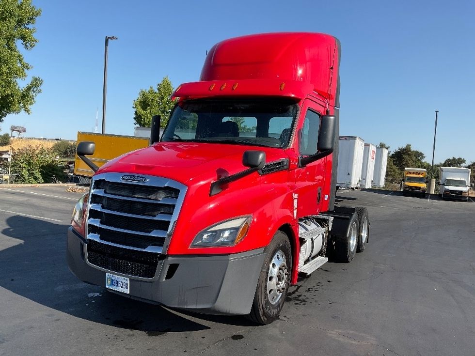 Day Cab Tractor-Heavy Duty Tractors-Freightliner-2020-T12664ST-Sacramento-CA-243,447\n\t\tmiles-$ 64,000 - Image 3