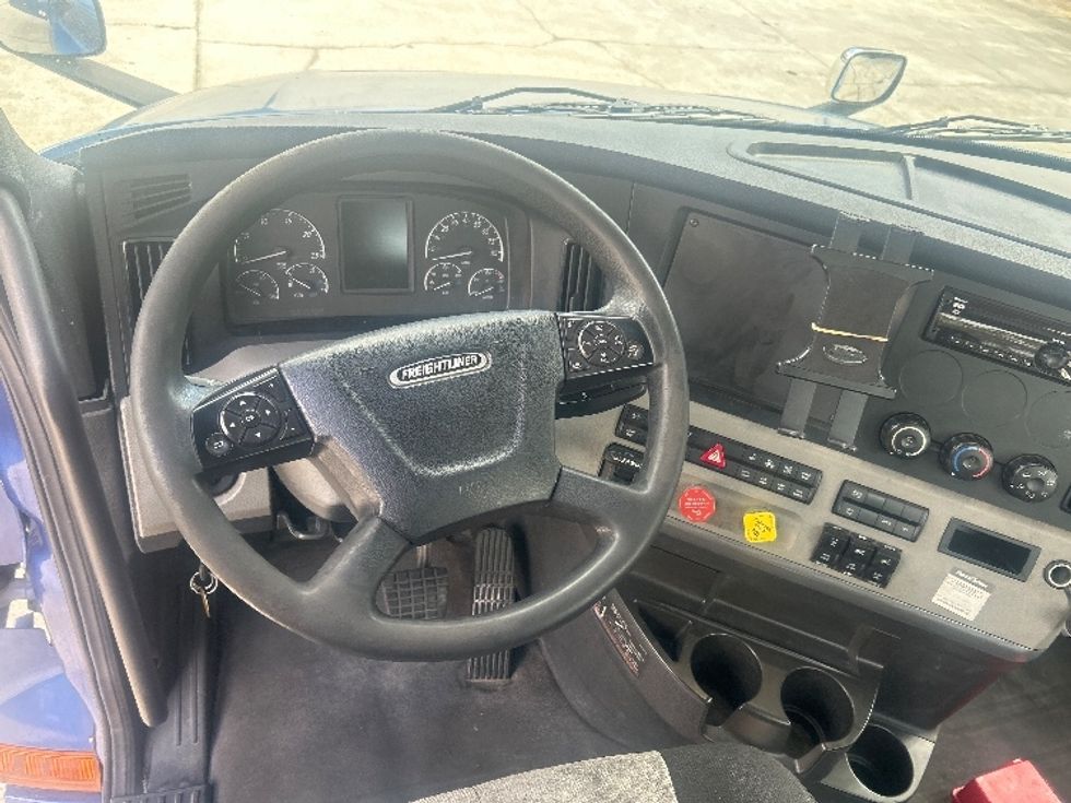 Day Cab Tractor-Heavy Duty Tractors-Freightliner-2020-T12664ST-Saint Augustine-FL-432,845\n\t\tmiles-$ 48,500 - Image 11