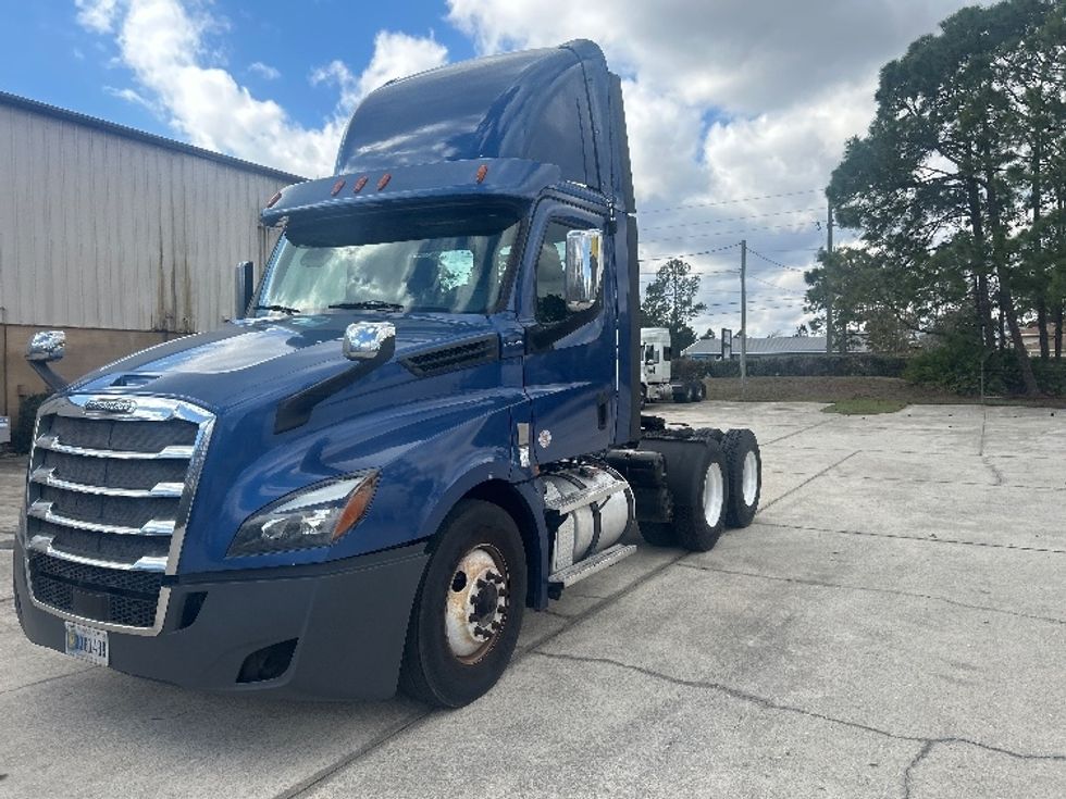 Day Cab Tractor-Heavy Duty Tractors-Freightliner-2020-T12664ST-Saint Augustine-FL-432,845\n\t\tmiles-$ 48,500 - Image 3