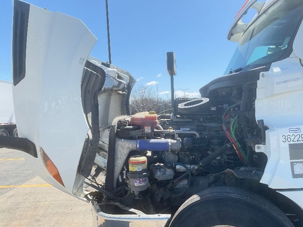 Day Cab Tractor-Heavy Duty Tractors-Freightliner-2020-T12664ST-Saint Laurent-PQ-274,444\n\t\tkm-$ 79,250 - Image 15