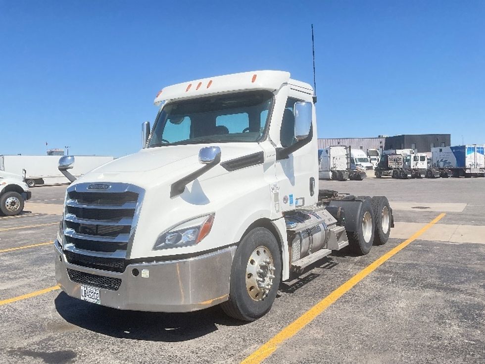 Day Cab Tractor-Heavy Duty Tractors-Freightliner-2020-T12664ST-Saint Laurent-PQ-274,444\n\t\tkm-$ 79,250 - Image 3