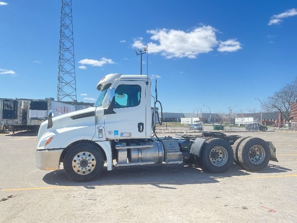 Day Cab Tractor-Heavy Duty Tractors-Freightliner-2020-T12664ST-Saint Laurent-PQ-274,444\n\t\tkm-$ 79,250 - Image 4