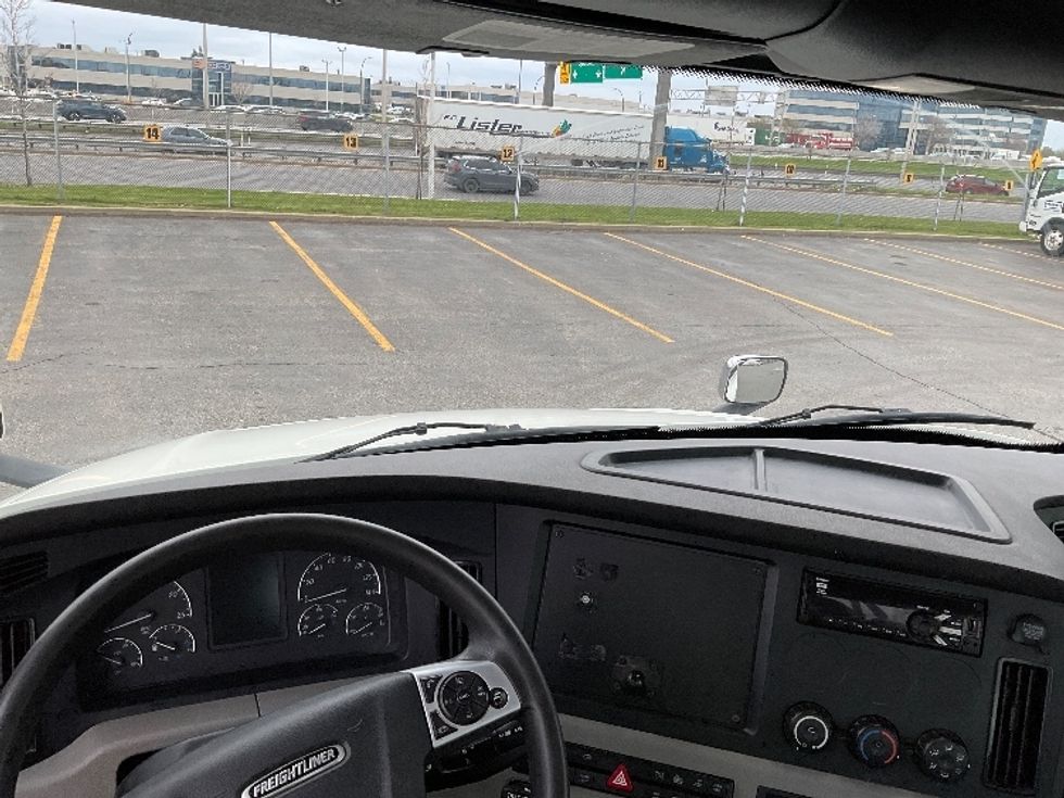 Day Cab Tractor-Heavy Duty Tractors-Freightliner-2020-T12664ST-Saint Laurent-PQ-345,250\n\t\tkm-$ 78,250 - Image 11