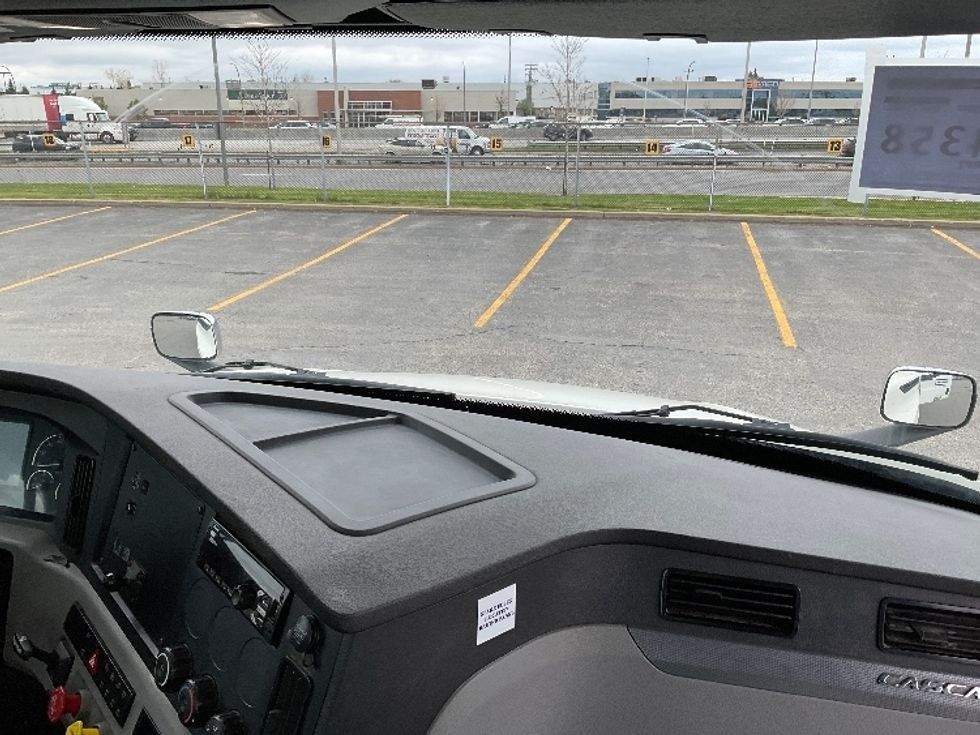 Day Cab Tractor-Heavy Duty Tractors-Freightliner-2020-T12664ST-Saint Laurent-PQ-345,250\n\t\tkm-$ 78,250 - Image 13