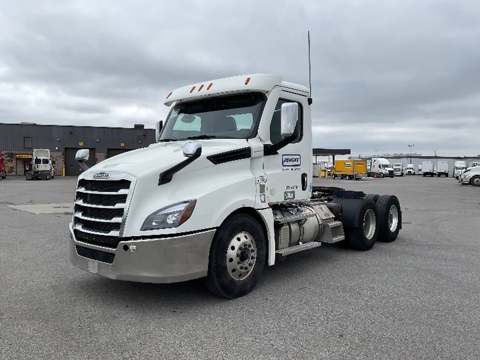 Day Cab Tractor-Heavy Duty Tractors-Freightliner-2020-T12664ST-Saint Laurent-PQ-345,250\n\t\tkm-$ 78,250 - Image 3