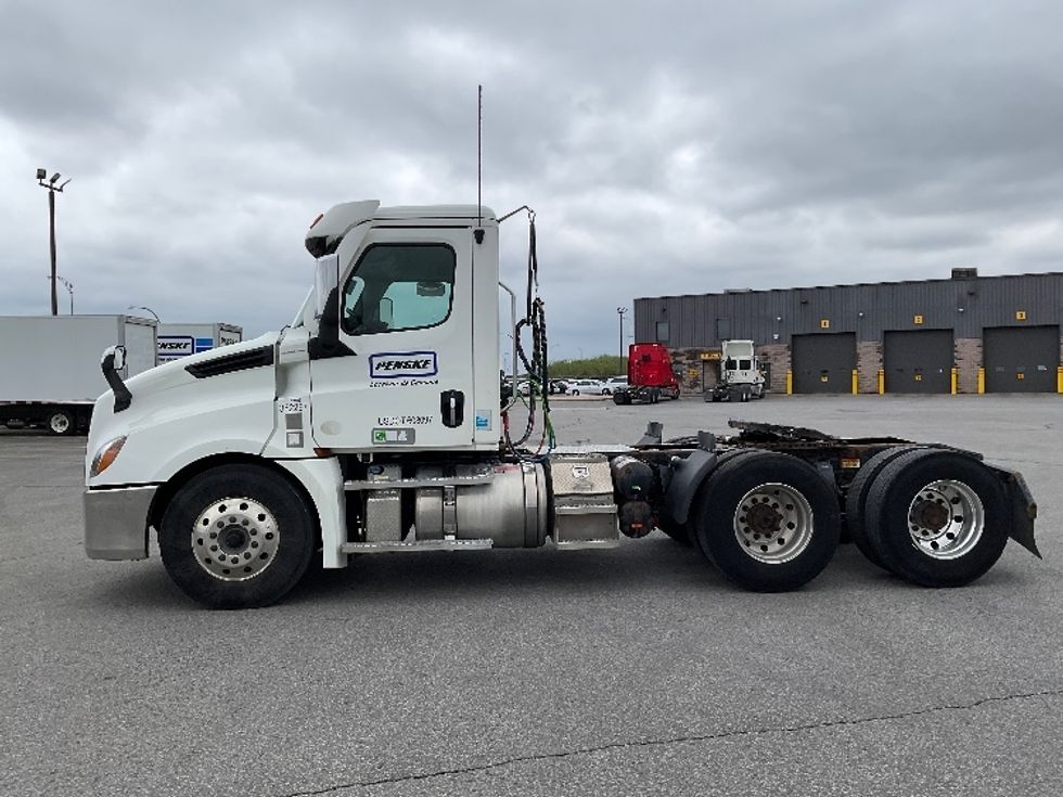 Day Cab Tractor-Heavy Duty Tractors-Freightliner-2020-T12664ST-Saint Laurent-PQ-345,250\n\t\tkm-$ 78,250 - Image 4