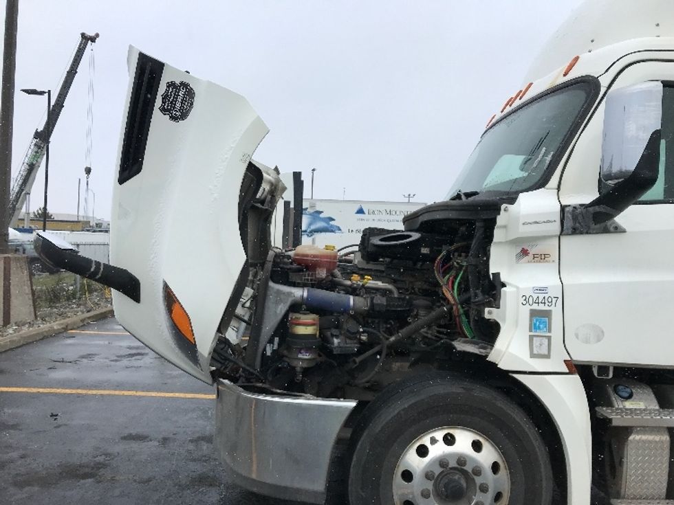 Day Cab Tractor-Heavy Duty Tractors-Freightliner-2020-T12664ST-Saint Laurent-PQ-383,073\n\t\tkm-$ 74,750 - Image 16