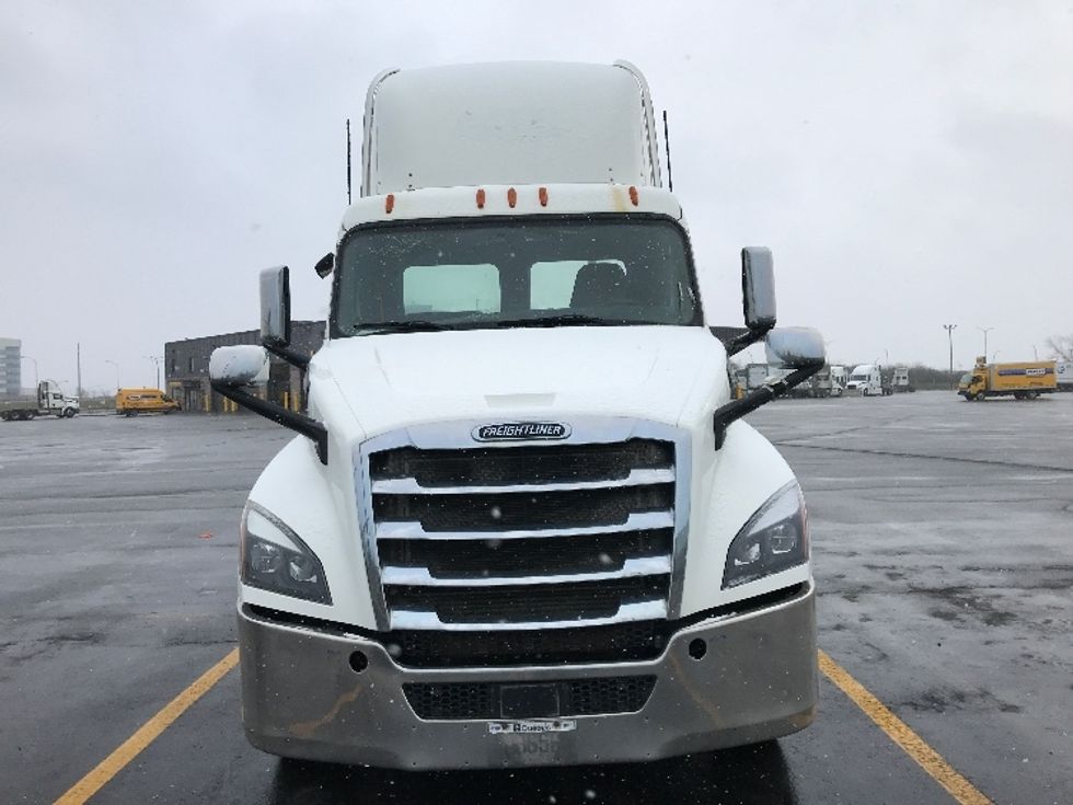 Day Cab Tractor-Heavy Duty Tractors-Freightliner-2020-T12664ST-Saint Laurent-PQ-383,073\n\t\tkm-$ 74,750 - Image 2
