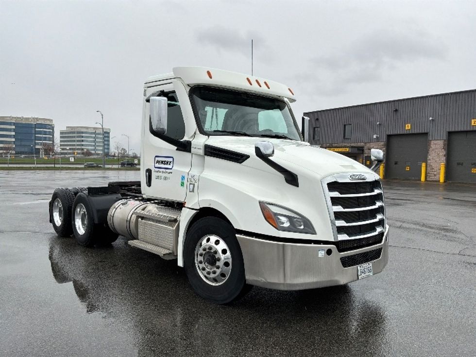 Day Cab Tractor-Heavy Duty Tractors-Freightliner-2020-T12664ST-Saint Laurent-PQ-407,875\n\t\tkm-$ 73,750 - Image 1