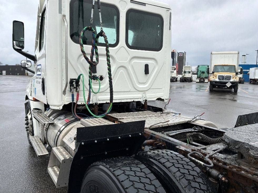 Day Cab Tractor-Heavy Duty Tractors-Freightliner-2020-T12664ST-Saint Laurent-PQ-407,875\n\t\tkm-$ 73,750 - Image 17