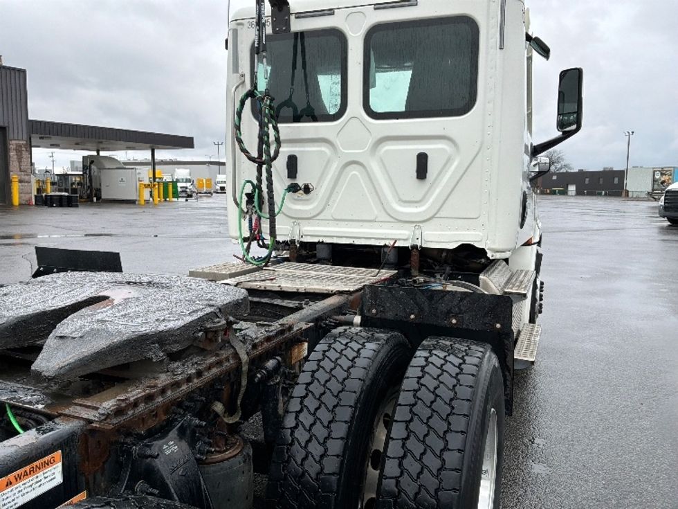 Day Cab Tractor-Heavy Duty Tractors-Freightliner-2020-T12664ST-Saint Laurent-PQ-407,875\n\t\tkm-$ 73,750 - Image 18