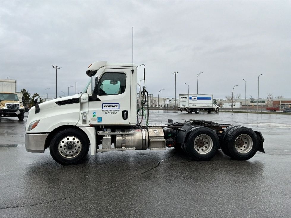 Day Cab Tractor-Heavy Duty Tractors-Freightliner-2020-T12664ST-Saint Laurent-PQ-407,875\n\t\tkm-$ 73,750 - Image 4