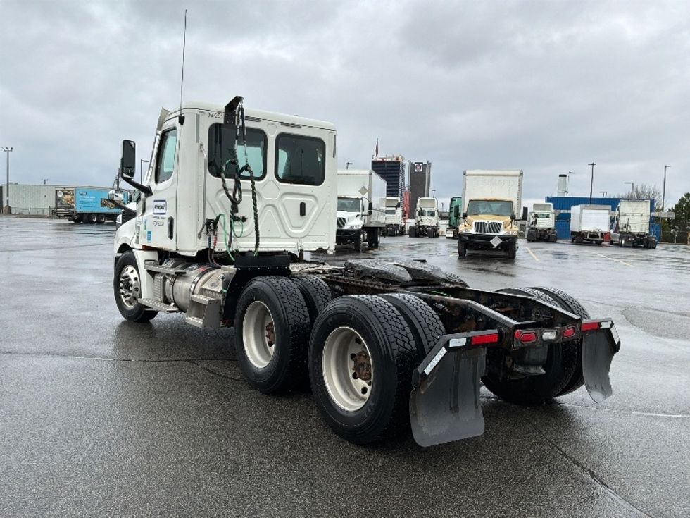 Day Cab Tractor-Heavy Duty Tractors-Freightliner-2020-T12664ST-Saint Laurent-PQ-407,875\n\t\tkm-$ 73,750 - Image 5