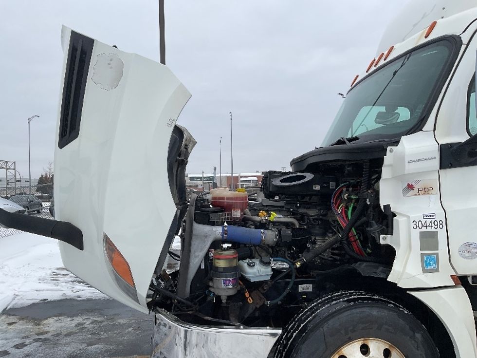 Day Cab Tractor-Heavy Duty Tractors-Freightliner-2020-T12664ST-Saint Laurent-PQ-429,030\n\t\tkm-$ 61,500 - Image 16