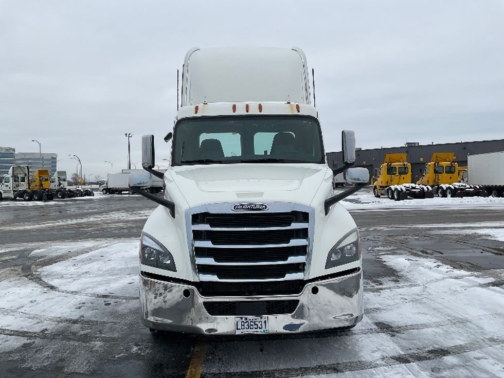 Day Cab Tractor-Heavy Duty Tractors-Freightliner-2020-T12664ST-Saint Laurent-PQ-429,030\n\t\tkm-$ 61,500 - Image 2