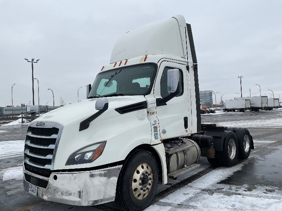Day Cab Tractor-Heavy Duty Tractors-Freightliner-2020-T12664ST-Saint Laurent-PQ-429,030\n\t\tkm-$ 61,500 - Image 3