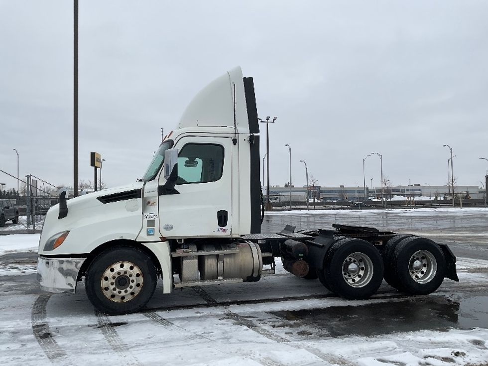 Day Cab Tractor-Heavy Duty Tractors-Freightliner-2020-T12664ST-Saint Laurent-PQ-429,030\n\t\tkm-$ 61,500 - Image 4