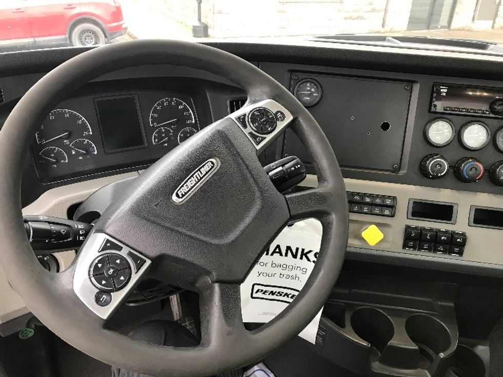 Day Cab Tractor-Heavy Duty Tractors-Freightliner-2020-T12664ST-Saint Laurent-PQ-439,277\n\t\tkm-$ 71,500 - Image 11