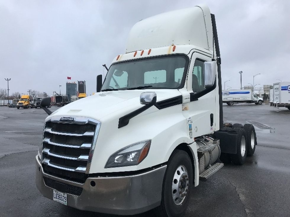 Day Cab Tractor-Heavy Duty Tractors-Freightliner-2020-T12664ST-Saint Laurent-PQ-439,277\n\t\tkm-$ 71,500 - Image 3