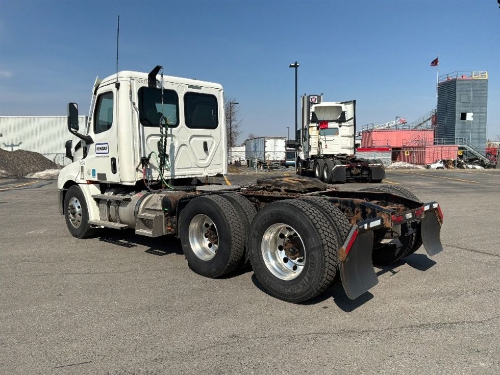 Day Cab Tractor-Heavy Duty Tractors-Freightliner-2020-T12664ST-Saint Laurent-PQ-457,179\n\t\tkm-$ 68,000 - Image 5