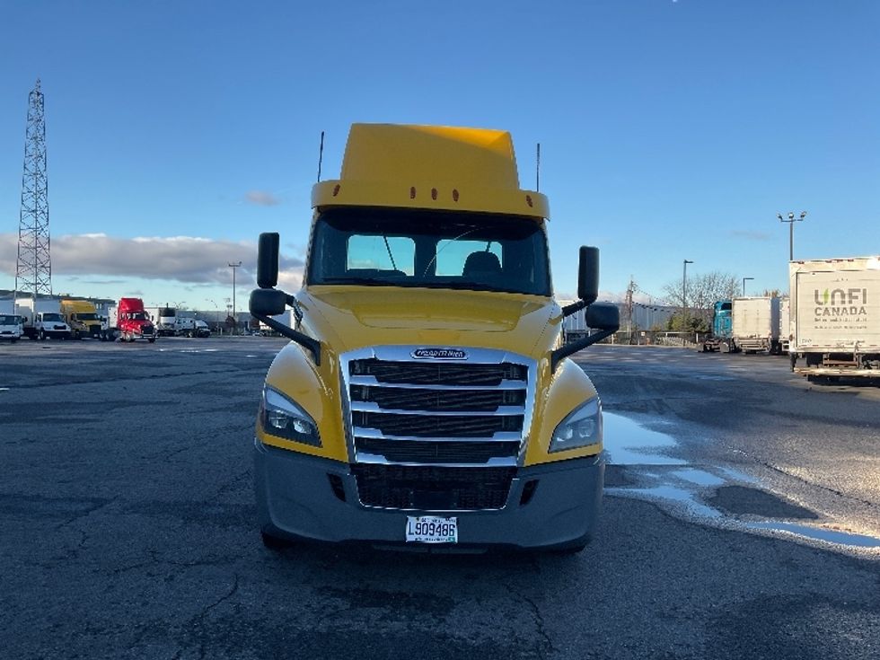 Day Cab Tractor-Heavy Duty Tractors-Freightliner-2020-T12664ST-Saint Laurent-PQ-461,091\n\t\tkm-$ 65,500 - Image 2