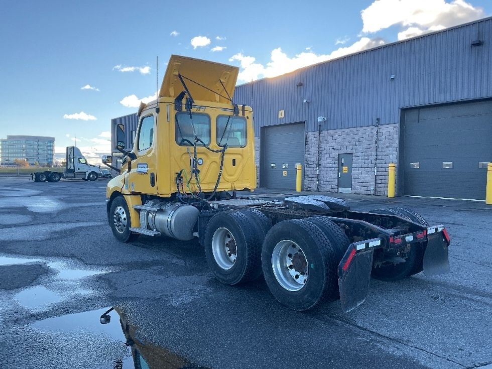 Day Cab Tractor-Heavy Duty Tractors-Freightliner-2020-T12664ST-Saint Laurent-PQ-461,091\n\t\tkm-$ 65,500 - Image 5