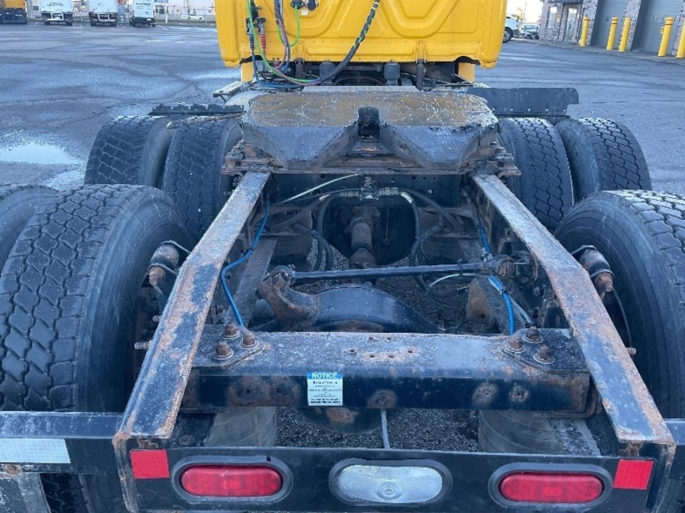 Day Cab Tractor-Heavy Duty Tractors-Freightliner-2020-T12664ST-Saint Laurent-PQ-461,091\n\t\tkm-$ 65,500 - Image 6