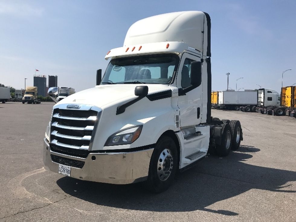 Day Cab Tractor-Heavy Duty Tractors-Freightliner-2020-T12664ST-Saint Laurent-PQ-505,982\n\t\tkm-$ 71,500 - Image 1