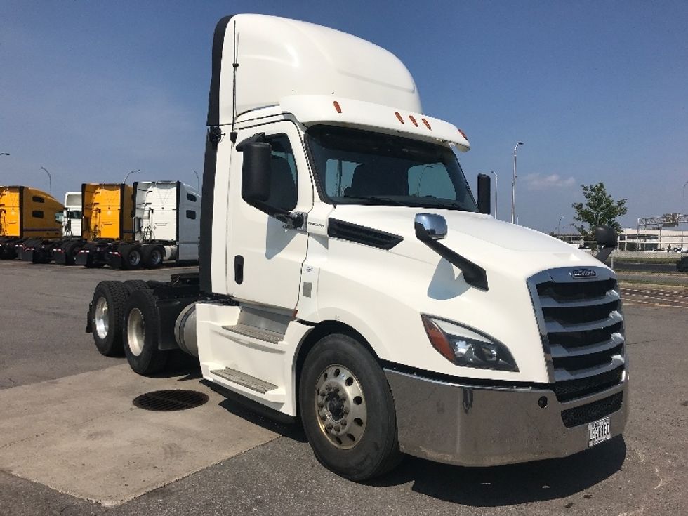 Day Cab Tractor-Heavy Duty Tractors-Freightliner-2020-T12664ST-Saint Laurent-PQ-505,982\n\t\tkm-$ 71,500 - Image 3