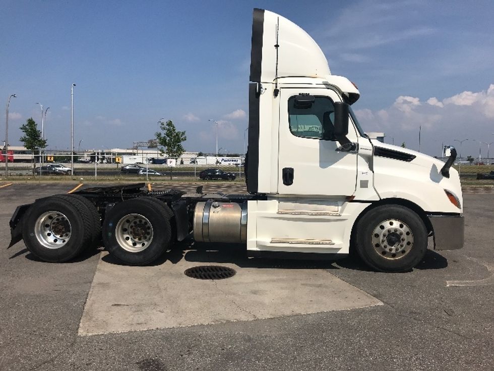 Day Cab Tractor-Heavy Duty Tractors-Freightliner-2020-T12664ST-Saint Laurent-PQ-505,982\n\t\tkm-$ 71,500 - Image 8