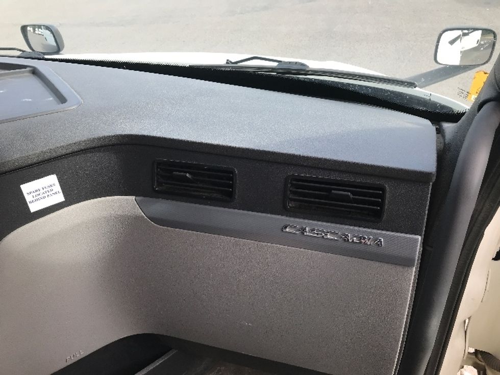 Day Cab Tractor-Heavy Duty Tractors-Freightliner-2020-T12664ST-Saint Laurent-PQ-511,623\n\t\tkm-$ 71,250 - Image 13