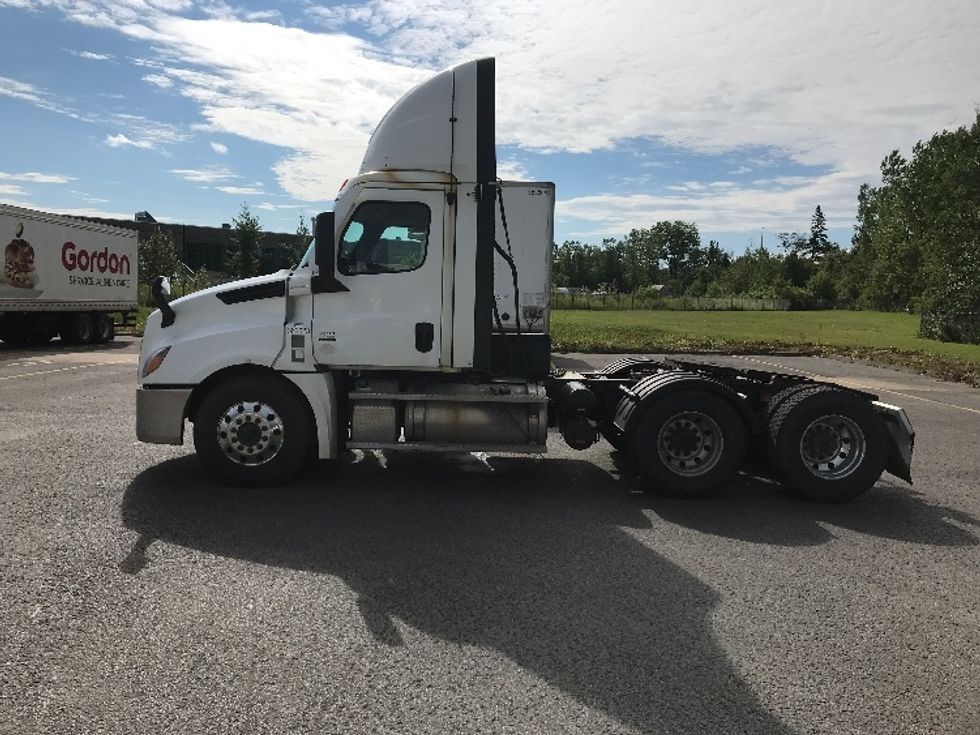 Day Cab Tractor-Heavy Duty Tractors-Freightliner-2020-T12664ST-Saint Laurent-PQ-511,623\n\t\tkm-$ 71,250 - Image 4