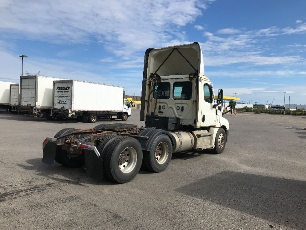 Day Cab Tractor-Heavy Duty Tractors-Freightliner-2020-T12664ST-Saint Laurent-PQ-511,623\n\t\tkm-$ 71,250 - Image 7