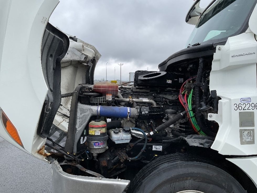 Day Cab Tractor-Heavy Duty Tractors-Freightliner-2020-T12664ST-Saint Laurent-PQ-544,264\n\t\tkm-$ 66,000 - Image 16