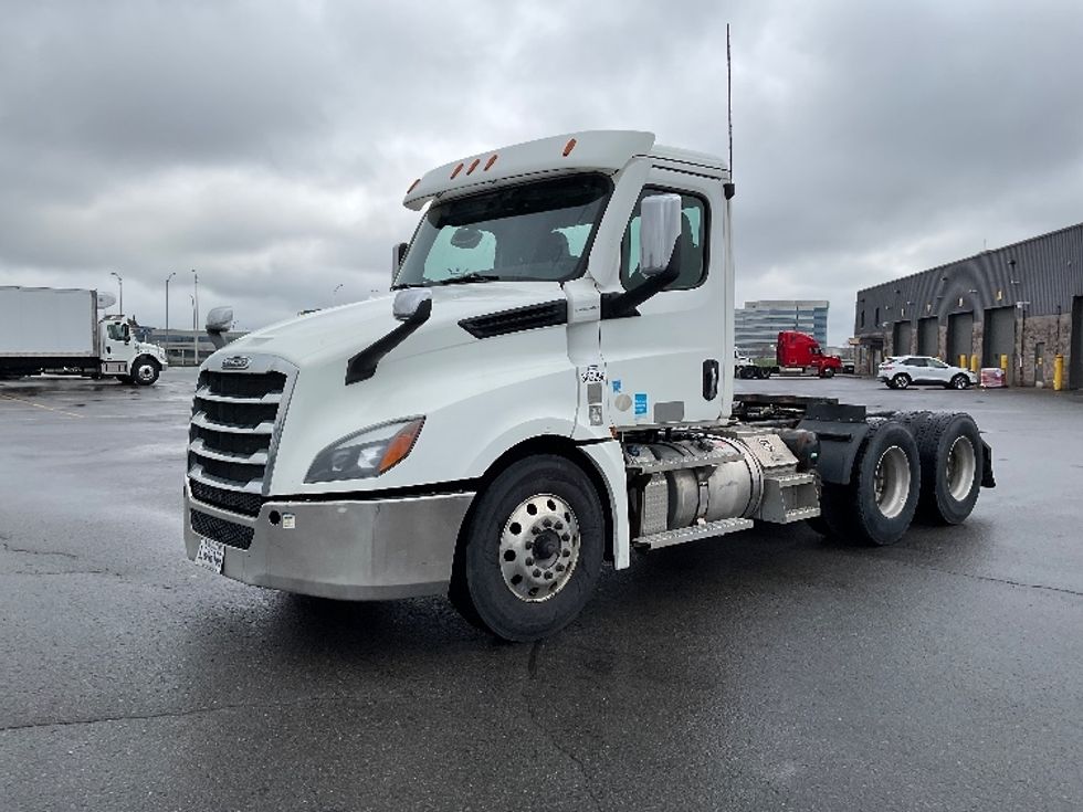 Day Cab Tractor-Heavy Duty Tractors-Freightliner-2020-T12664ST-Saint Laurent-PQ-544,264\n\t\tkm-$ 66,000 - Image 3