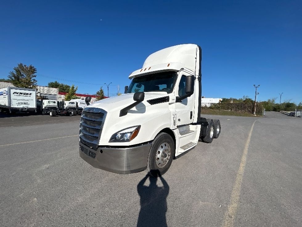 2020 Freightliner Cascadia 126" Day cab photo 19
