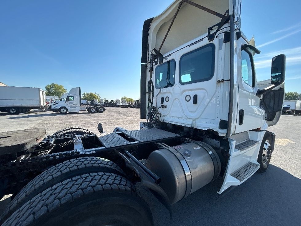 Day Cab Tractor-Heavy Duty Tractors-Freightliner-2020-T12664ST-Saint Laurent-PQ-561,939\n\t\tkm-$ 69,500 - Image 18