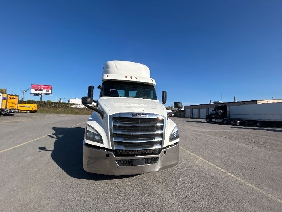 Day Cab Tractor-Heavy Duty Tractors-Freightliner-2020-T12664ST-Saint Laurent-PQ-561,939\n\t\tkm-$ 69,500 - Image 2