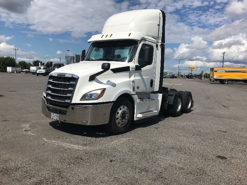 Day Cab Tractor-Heavy Duty Tractors-Freightliner-2020-T12664ST-Saint Laurent-PQ-625,713\n\t\tkm-$ 66,750 - Image 1