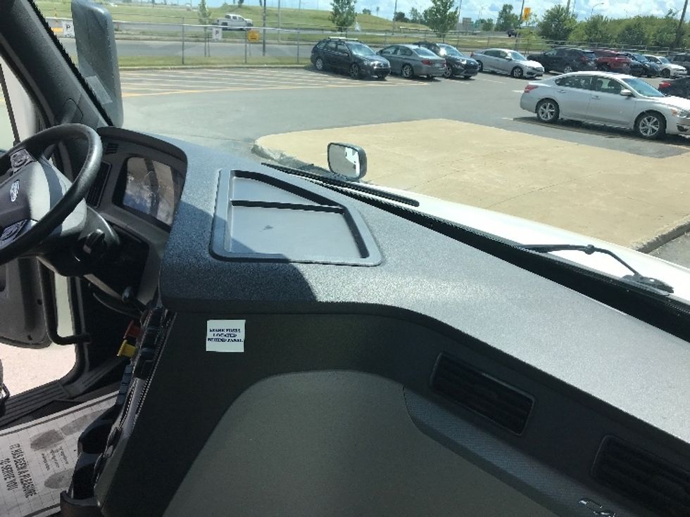 Day Cab Tractor-Heavy Duty Tractors-Freightliner-2020-T12664ST-Saint Laurent-PQ-625,713\n\t\tkm-$ 66,750 - Image 13