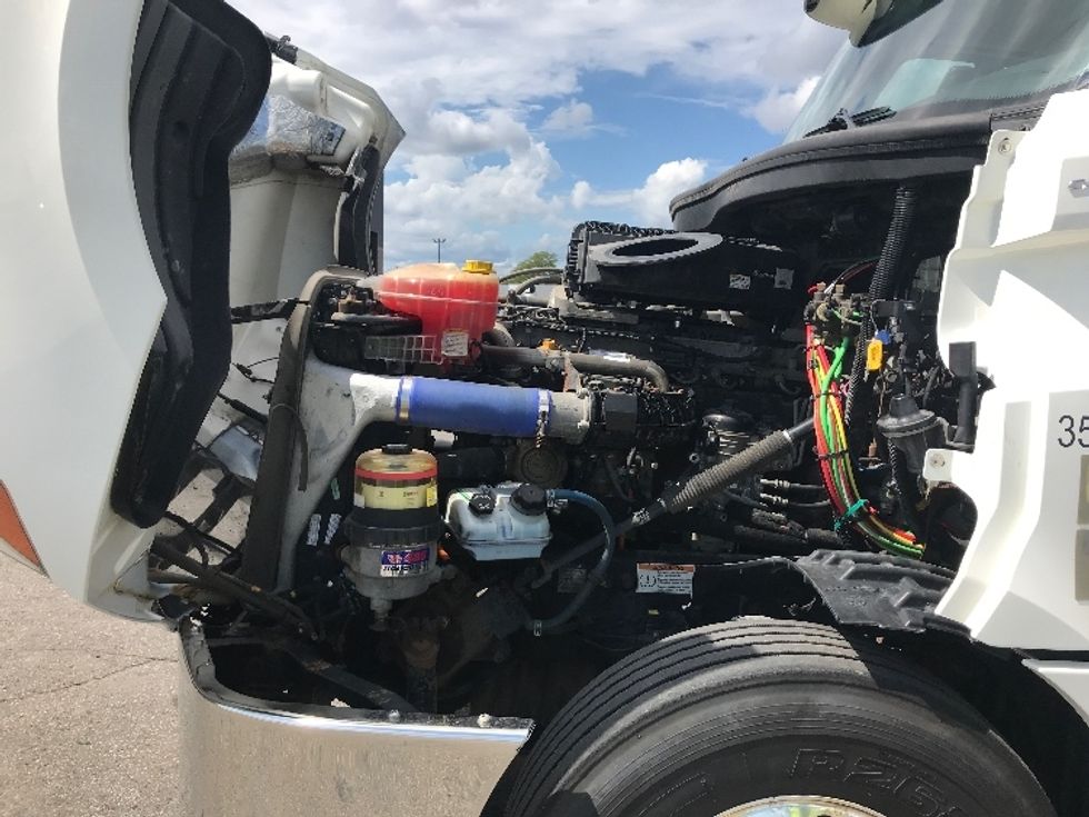 Day Cab Tractor-Heavy Duty Tractors-Freightliner-2020-T12664ST-Saint Laurent-PQ-625,713\n\t\tkm-$ 66,750 - Image 16