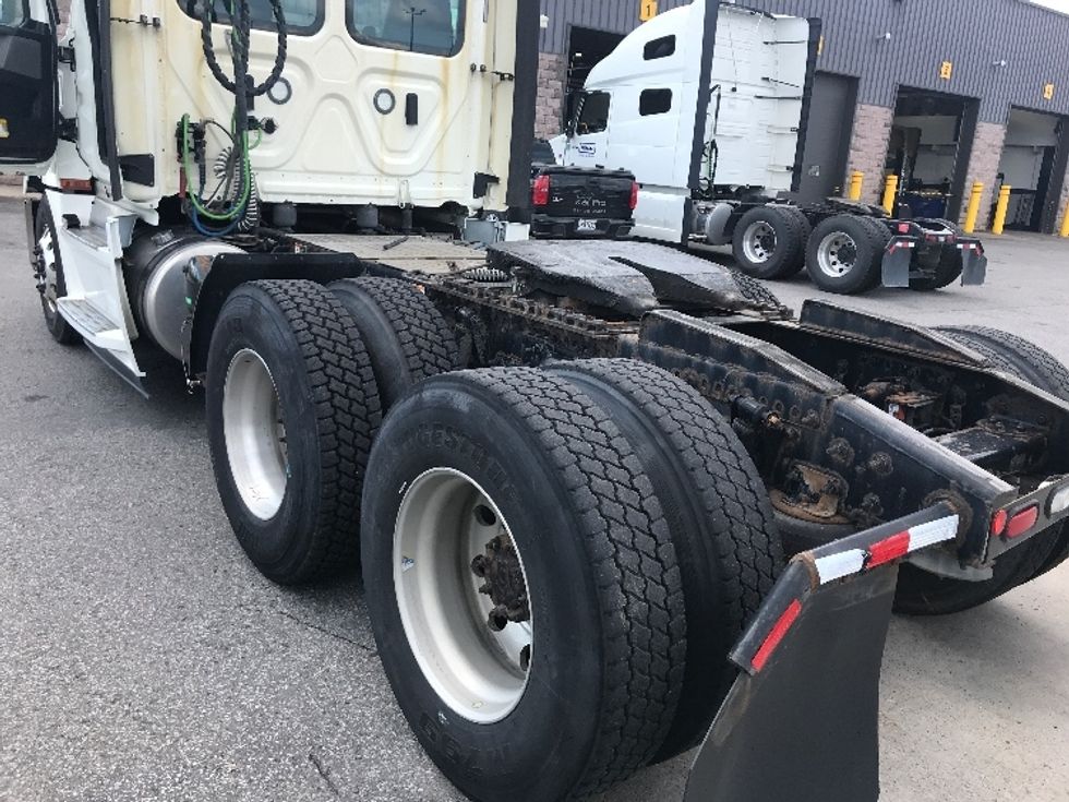 Day Cab Tractor-Heavy Duty Tractors-Freightliner-2020-T12664ST-Saint Laurent-PQ-625,713\n\t\tkm-$ 66,750 - Image 17